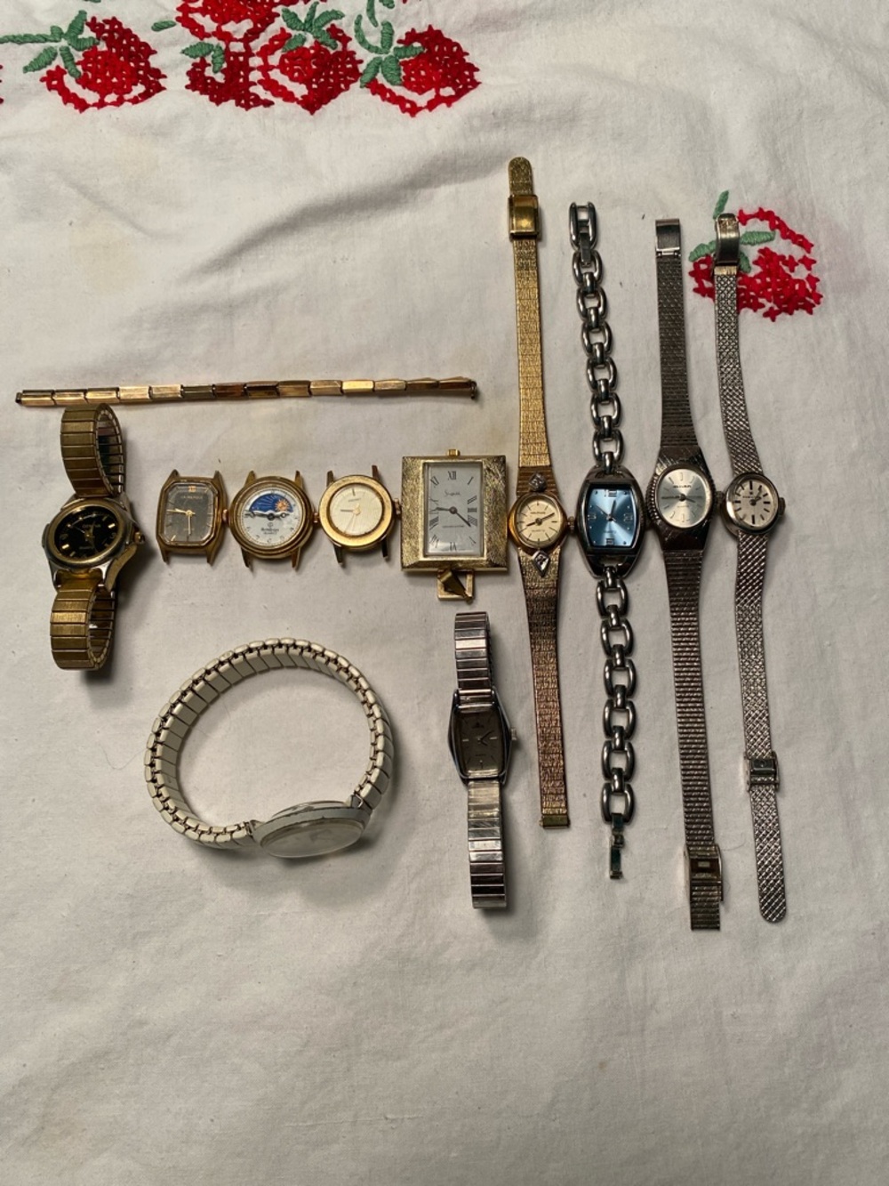 Mixed Lot of Vintage Gold & Silver Tone Watches